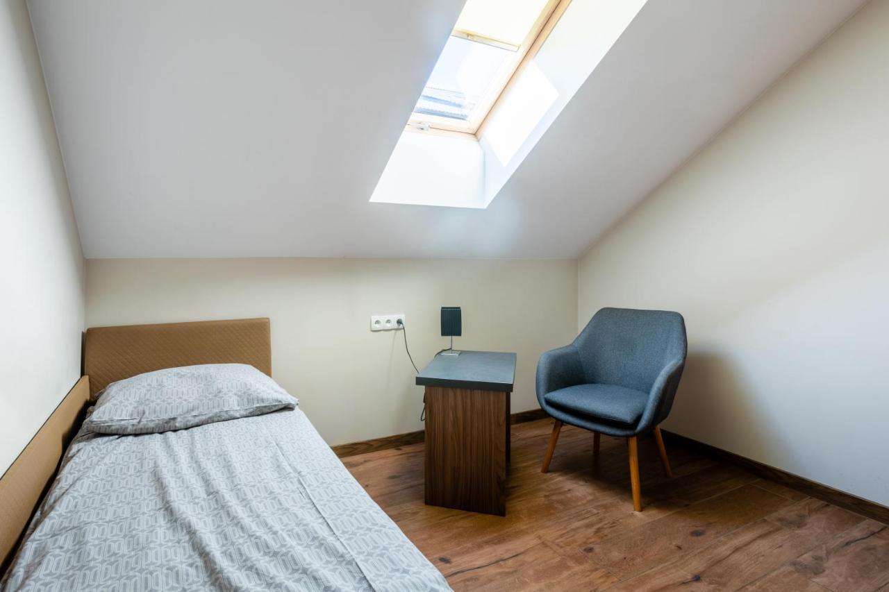 Noclegijarocin Bed & Breakfast Exteriör bild