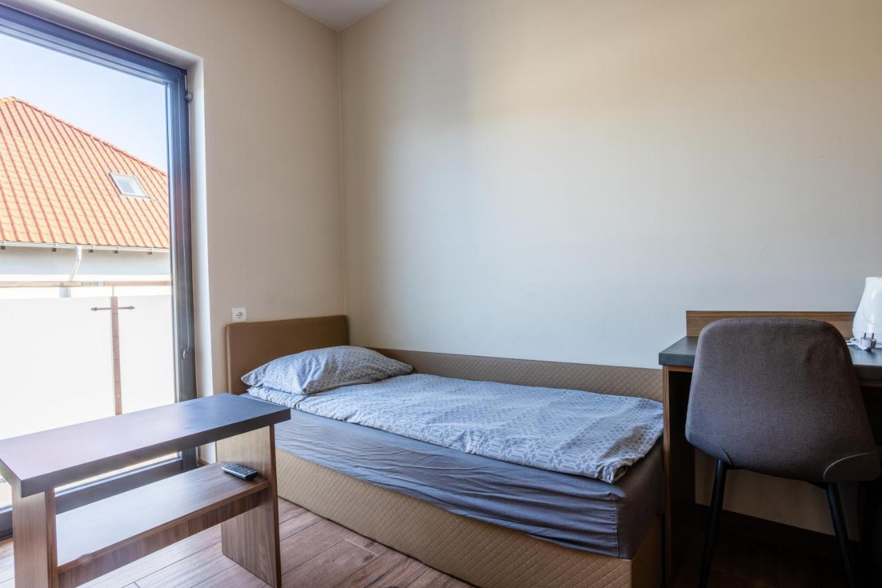 Noclegijarocin Bed & Breakfast Exteriör bild