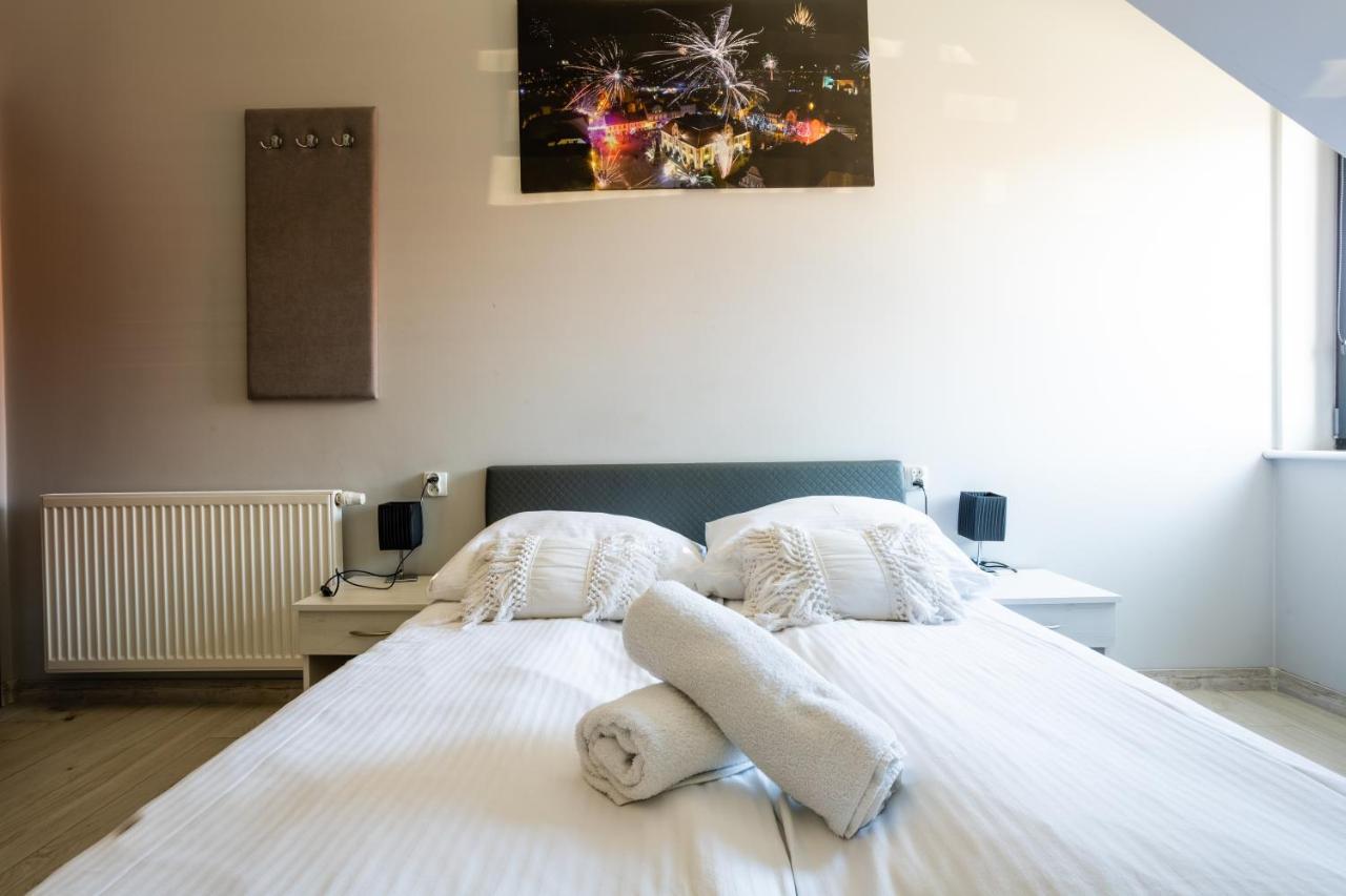 Noclegijarocin Bed & Breakfast Exteriör bild
